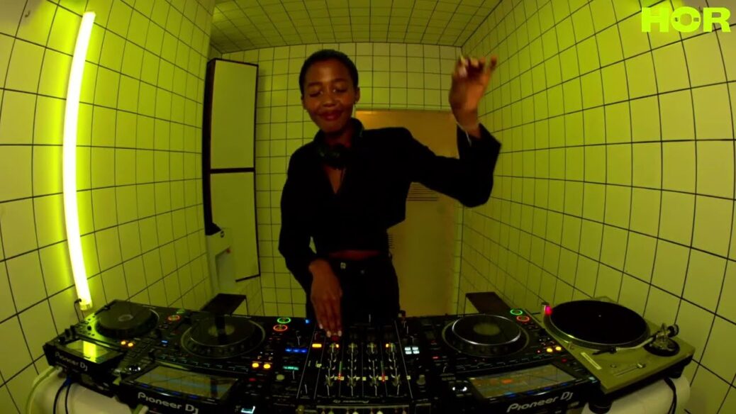 Afrikan Tales – DESIREE | HÖR – Sep 21 / 2022 Afrikan Tales – DESIREE | HÖR – Sep 21 / 2022