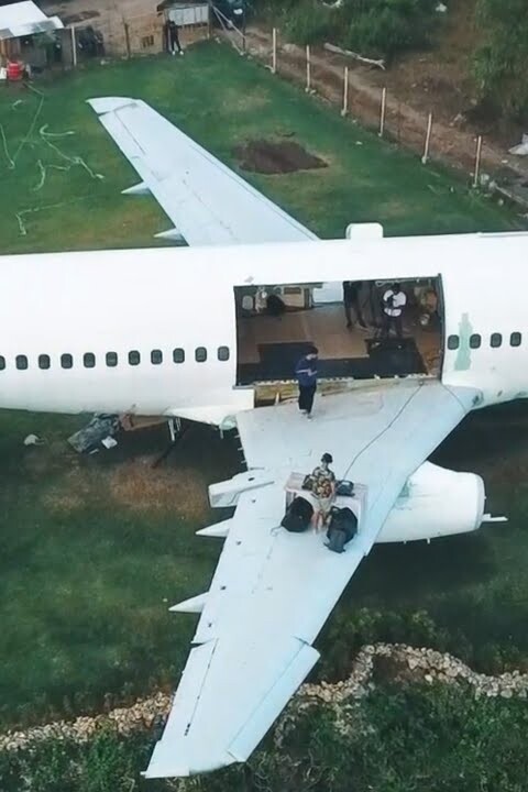 Dubpaper | Boeing 737 | Nyang Nyang Beach (Bali)