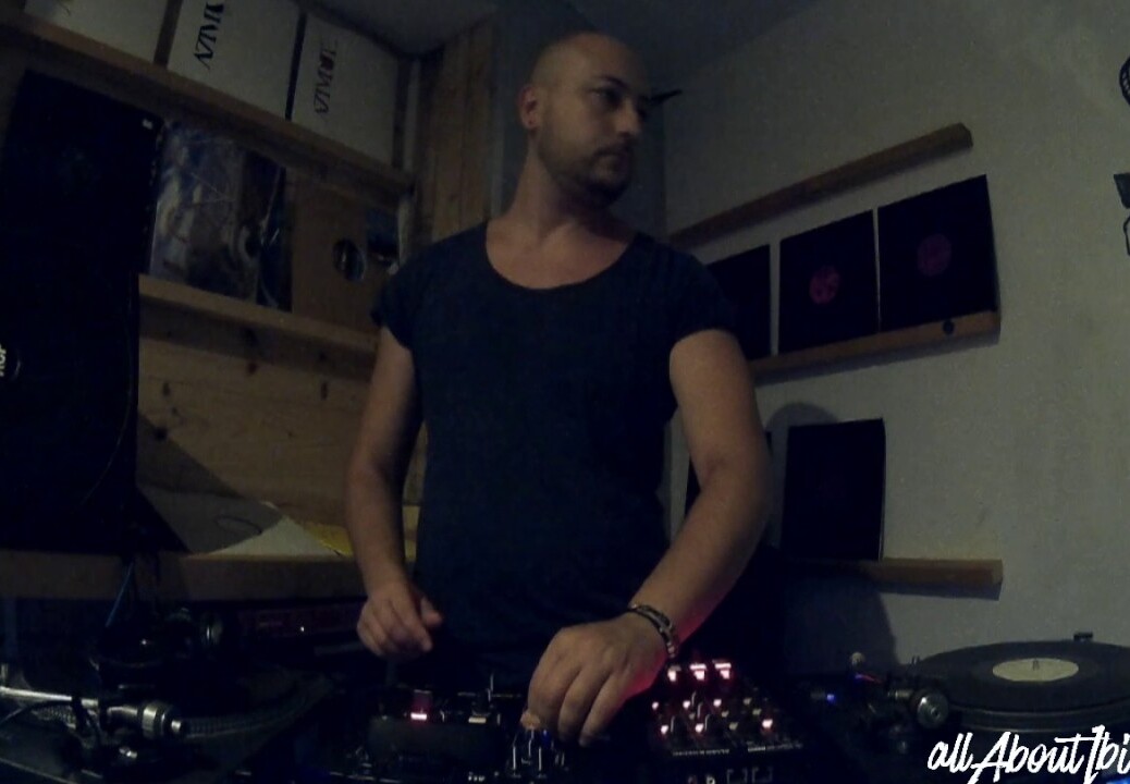 HOLLEN at CAN FLOW IBIZA © AllaboutibizaTV