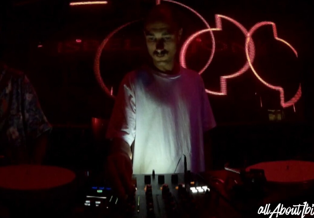 ISBEL & JON · Tribal Session at SANKEYS IBIZA  © AllaboutibizaTV