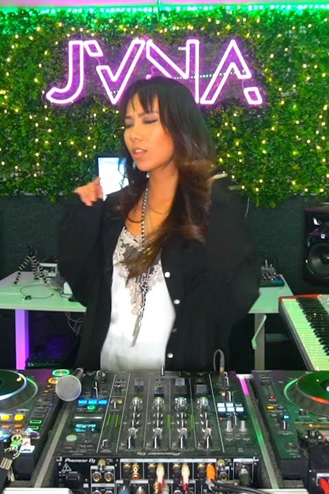 JVNA live for the #Top100DJs Virtual Festival, in aid of Unicef :raised_hands: