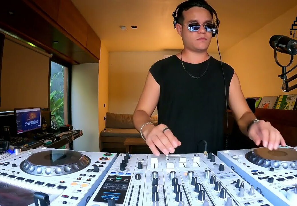 Johnny Leal @EPHIMERA Tulum Radio Show