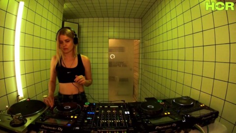 Next Wave Acid Punx – Jennifer Touch | HÖR – Aug 3 / 2022