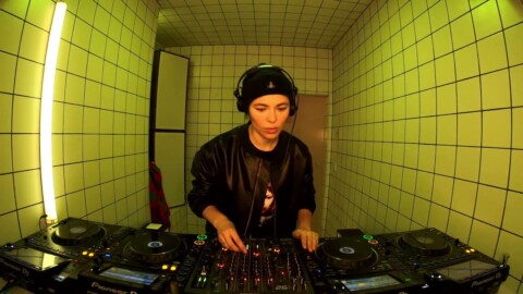 трип – Nina Kraviz / December 6 / 8pm-9pm