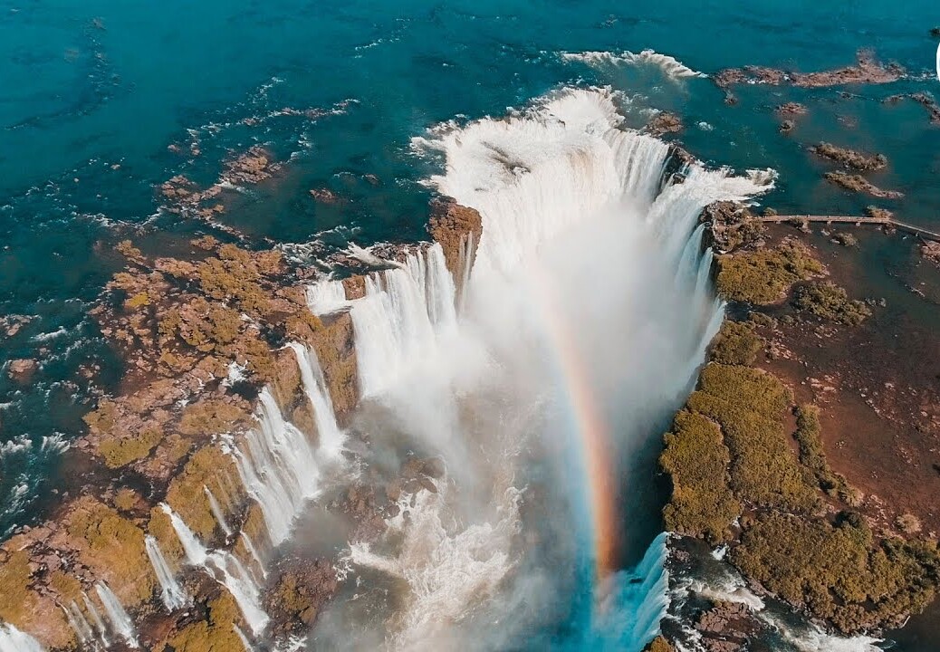 Nicola Cruz live at Iguazú Falls in Argentina for Cercle