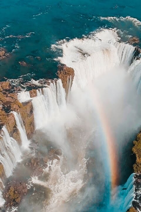 Nicola Cruz live at Iguazú Falls in Argentina for Cercle