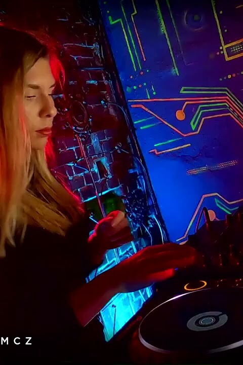 !Neomi & Deep Noise & Carlos Bell | BrickRoom | Cafe De La Ostrava Stodolní | Techno live set ?