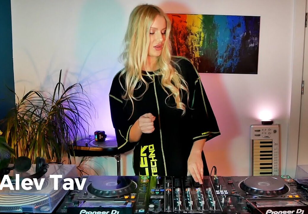 Alev Tav – Live @ DJanes.net 12.7.2022 / Tech House DJ Mix