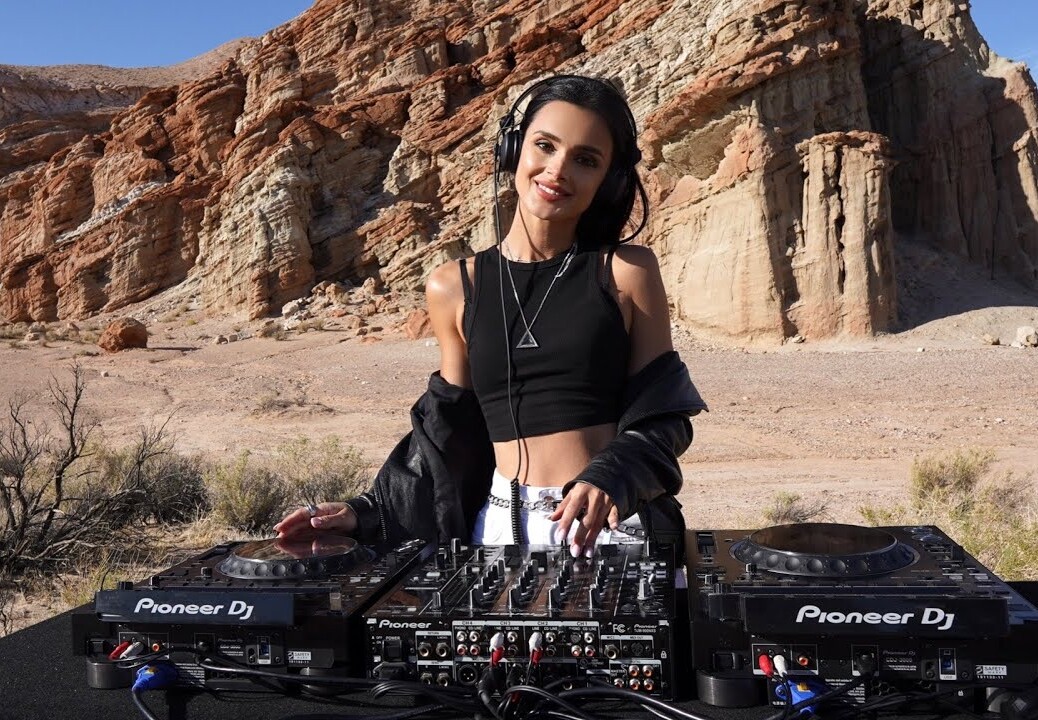 Korolova – Live @ Red Rock, California, USA / Melodic Techno & Progressive House DJ Mix