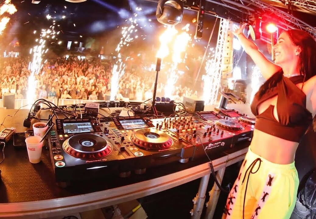 Juicy M – Live at Offline Festival