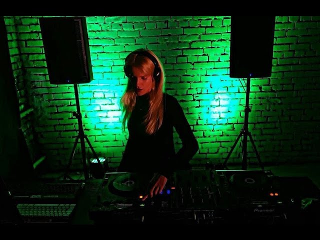 Alev Tav – AVA live sessions [April 2016] @ Baza