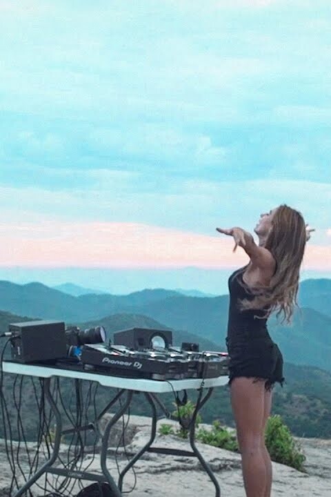 Juicy M – Live DJ mix from Siurana, Spain