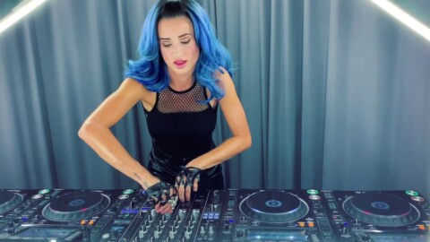 Juicy M – 4 CDJs Mix (2019)