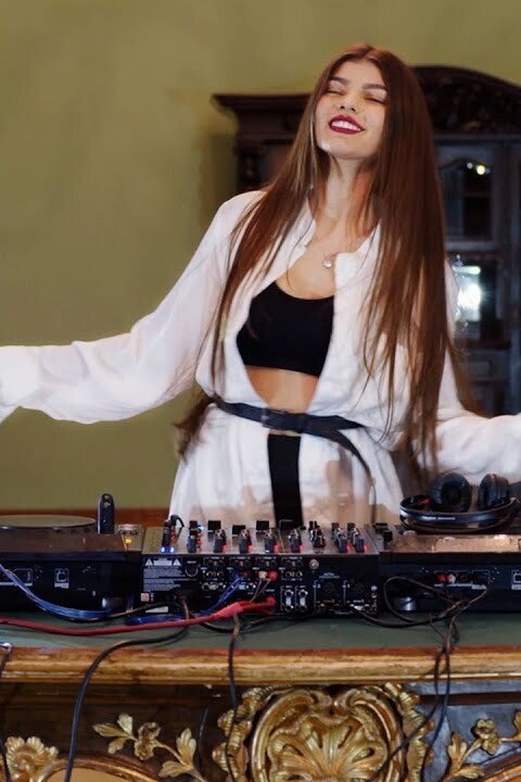 Armina – Live @ DJanes.net 7.1.2022 / Progressive House & Melodic Techno DJ Mix