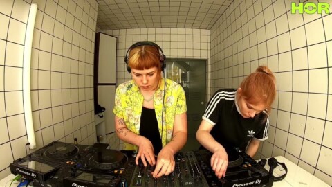 Justine Perry B2B Ina Kacz / April 20 / 5pm-6pm