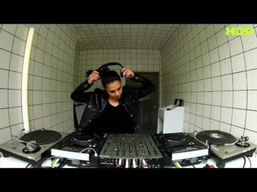 Fever AM – Mor Elian / June 19 / 5pm-6pm