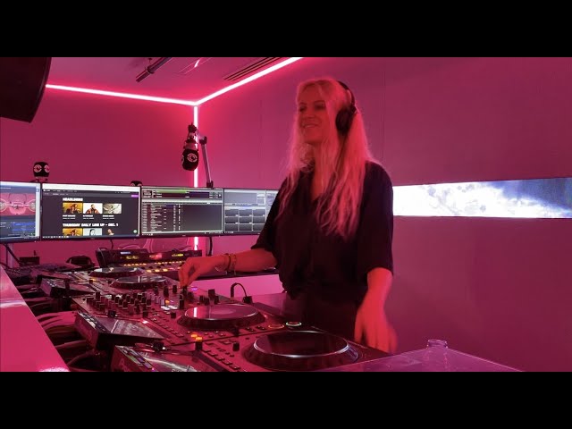 Alev Tav – Live dj set @Ibiza Global Radio UAE    / Tech House / Deep tech / House dj mix