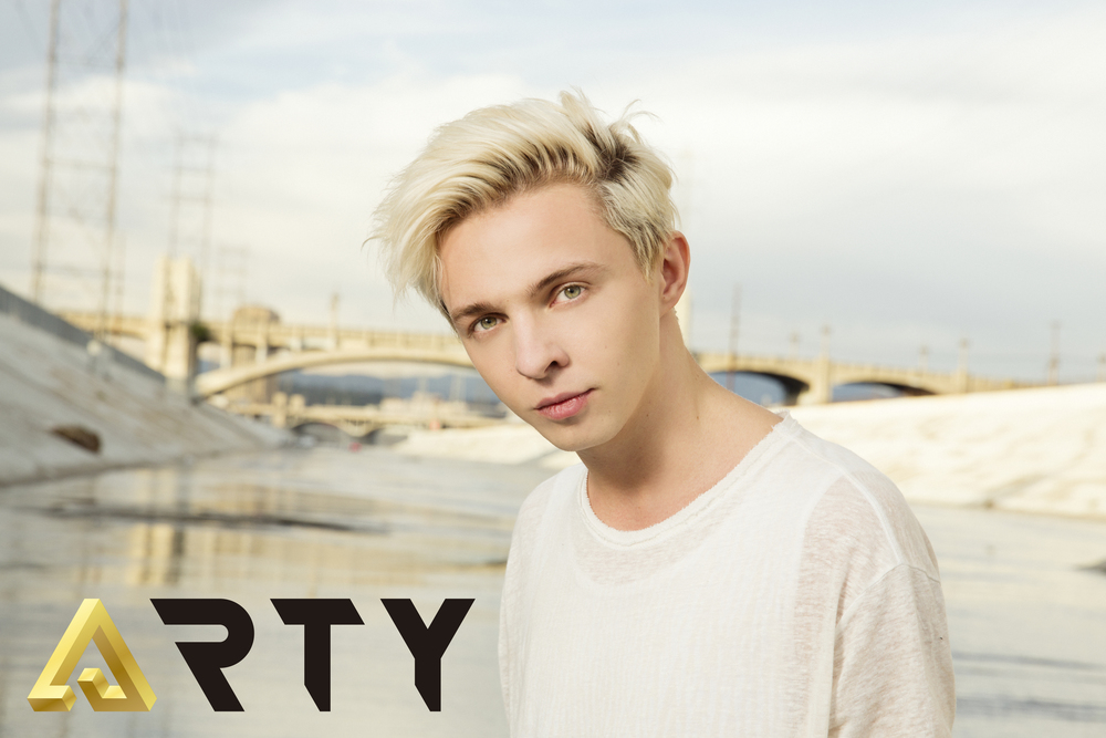 Arty – TOGETHER FM 090 (AUDIO)