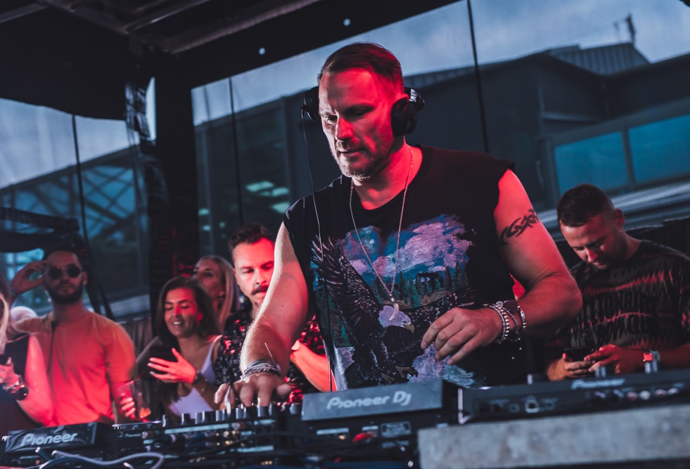 Mark Knight – MKTR 367 – Toolroom Radio with Guest mix from David Keno (AUDIO)