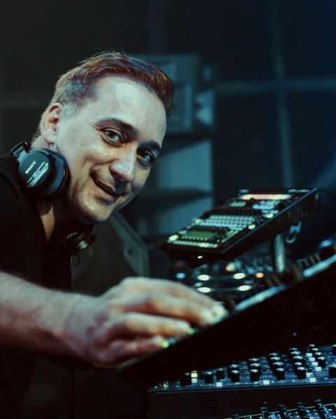 Paul Van Dyk – Paul van Dyk’s VONYC Sessions 913 (AUDIO)