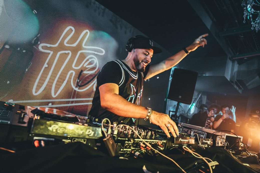 Release Yourself Radio Show #1101 – Roger Sanchez Live In the Mix from Nebula, New York City (AUDIO) Release Yourself Radio Show #1101 – Roger Sanchez Live In the Mix from Nebula, New York City (AUDIO)