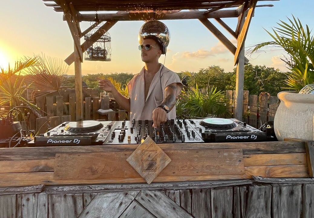 Mauro Torretta | House Sunset mix from Tulum, México | By @EPHIMERATulum