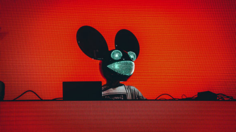 deadmau5 Is DJing at a "Bohemian Nighttime Pool Party" In Las Vegas – EDM.com