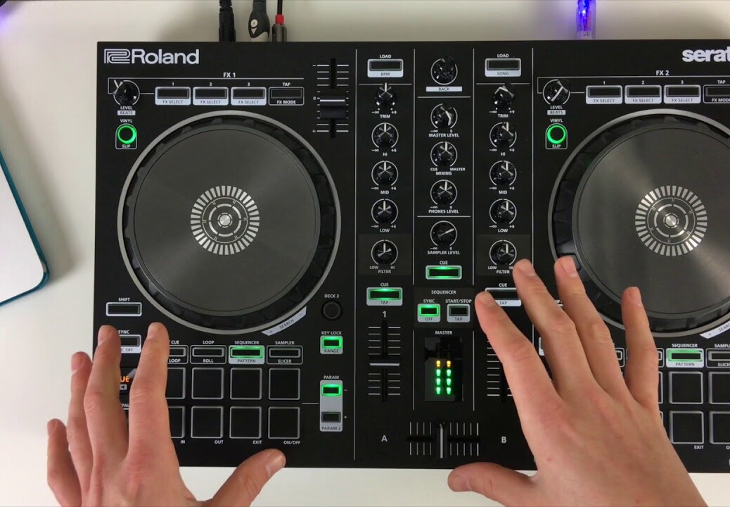 Roland DJ 202 – Review & Demo – Serato DJ Lite Controller