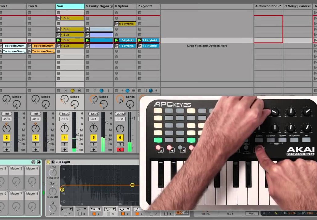 AKAI APC KEY25 : Contrôleur pour Ableton Live ( La Boite Noire )