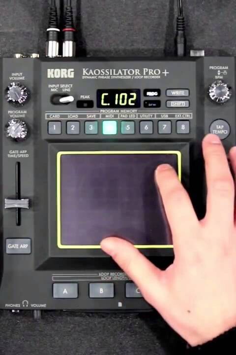 Démo Korg Kaossilator Pro+ : nouveaux sons Chord & SE ( la boite noire )