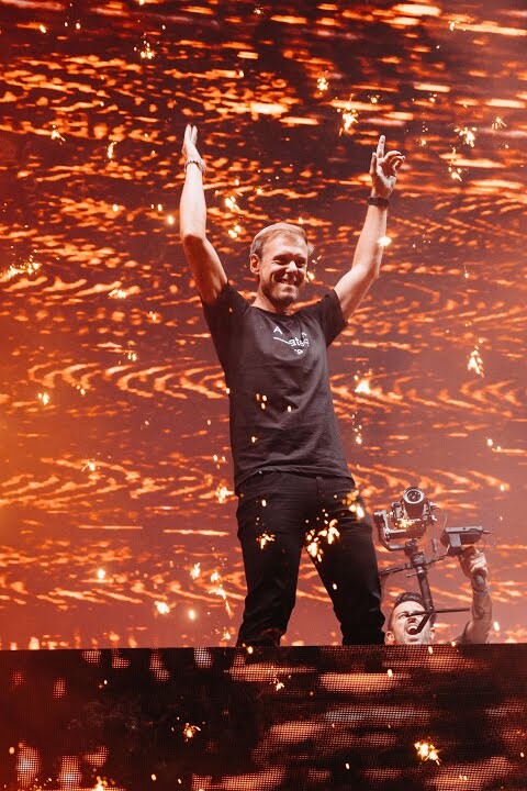 Armin van Buuren live at A State of Trance London, Silverworks Island