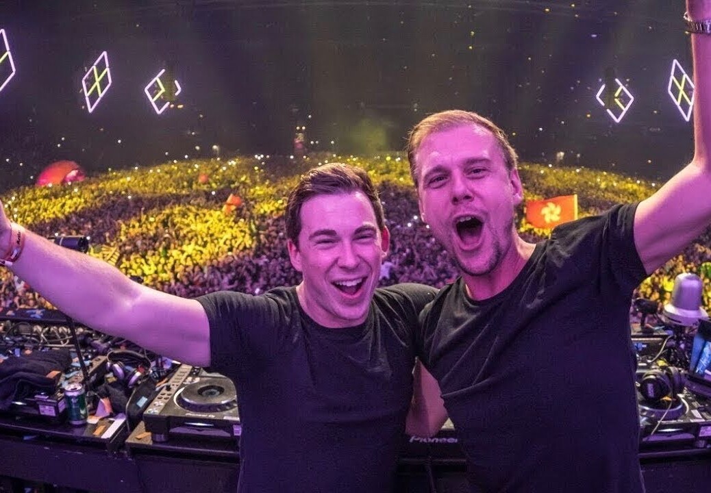 Hardwell & Armin van Buuren Live at AMF 2017 (II=I)