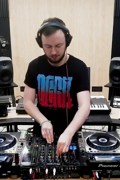 Andrew Rayel – Live Mix from Home Studio