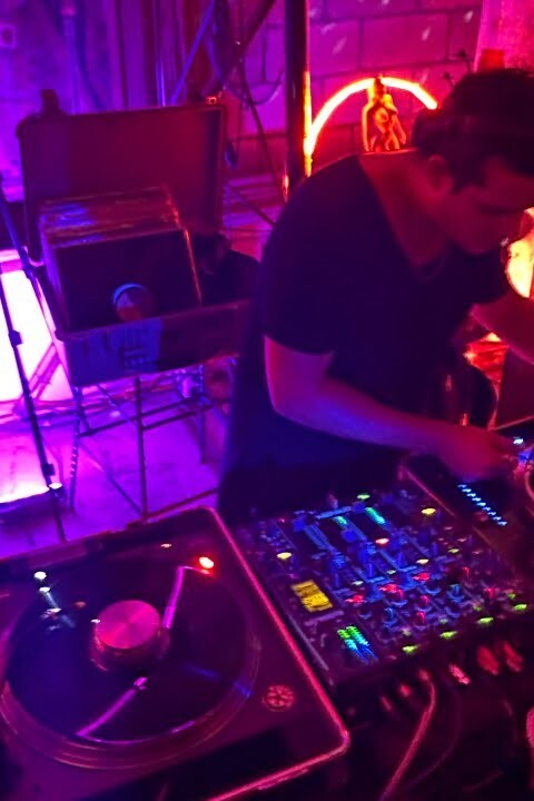 Johnny Leal | Vinyl Set Deep House at La Pizzine| By @EPHIMERATulum