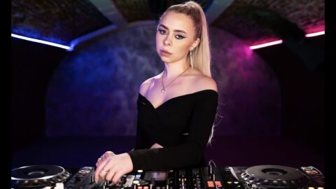 BELLA KRI – live set 2023 / Melodic techno & Progressive House Mix