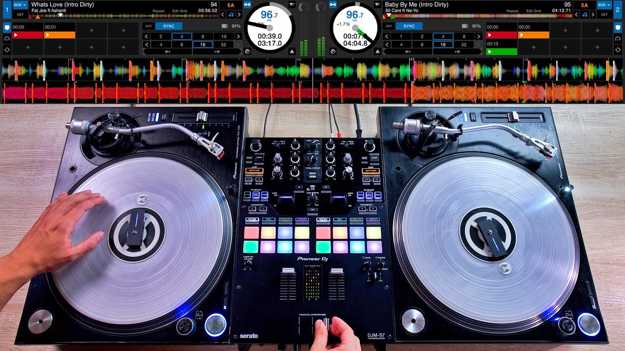 Pro DJ Mixes 90s and 2000s Rnb Blends! - Virtual Clubbing Life